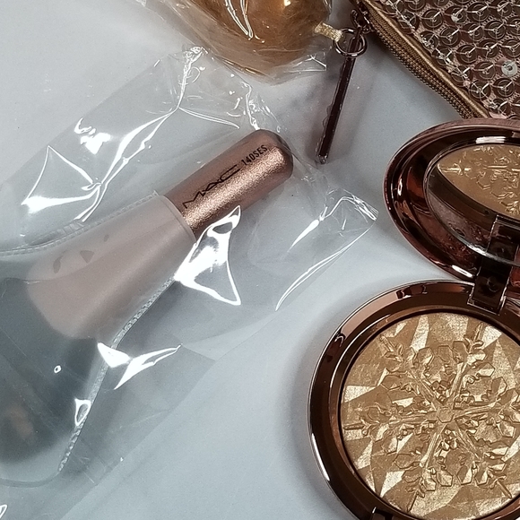 BNIP MAC Snow Ball 3-pc. Face Set - Gold - Picture 2 of 7